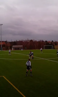 SG Rot-Weiß Thalheim : SV Edelweiß Arnstedt 0:4