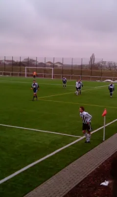 SG Rot-Weiß Thalheim : SV Edelweiß Arnstedt 0:4