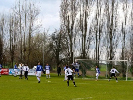 SV Edelweiß Arnstedt : Blau-Weiß Brachstedt 5:3